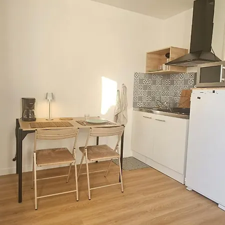 Indépendant Au Calme